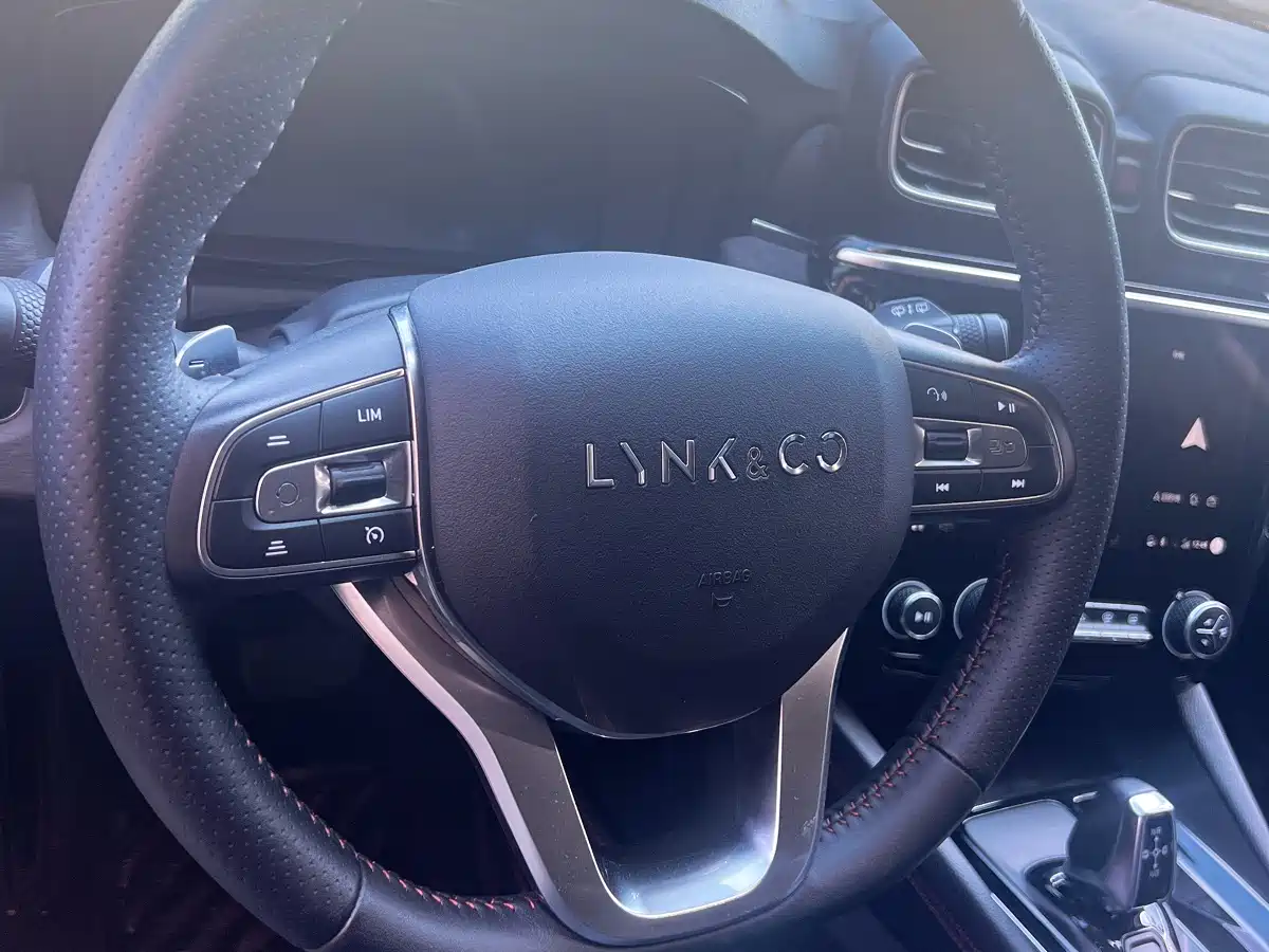 Lynk & Co 02 2019 High Energy Edition 2.0T Automatic 2WD Power Pro China VI фото 4