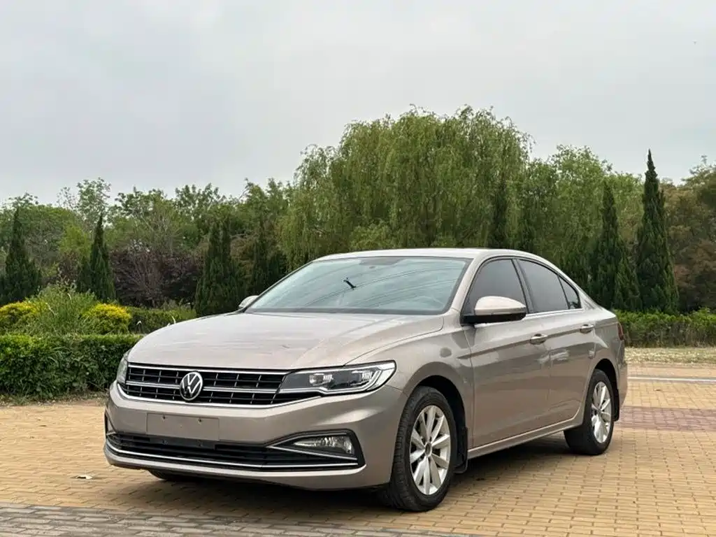 Фото 1 - Volkswagen Bora