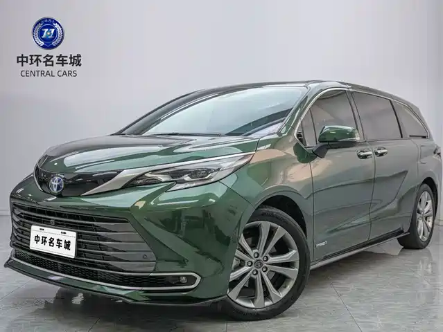 Toyota Sienna 2023 2.5L Hybrid Premium Edition — фото 1