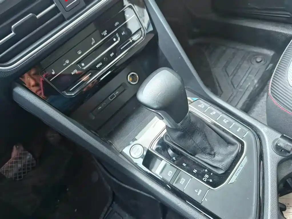 VOLKSWAGEN TIGUAN L NEW ENERGY