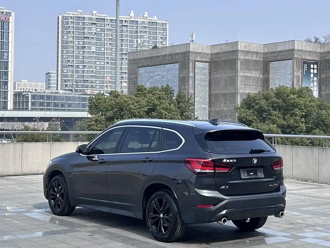 BMW X1 2021 sDrive20Li Fashion фото 5