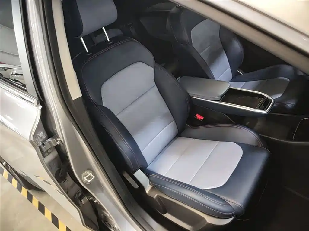 Geely Geometry M6 2023 2022 450 New Intelligence Edition