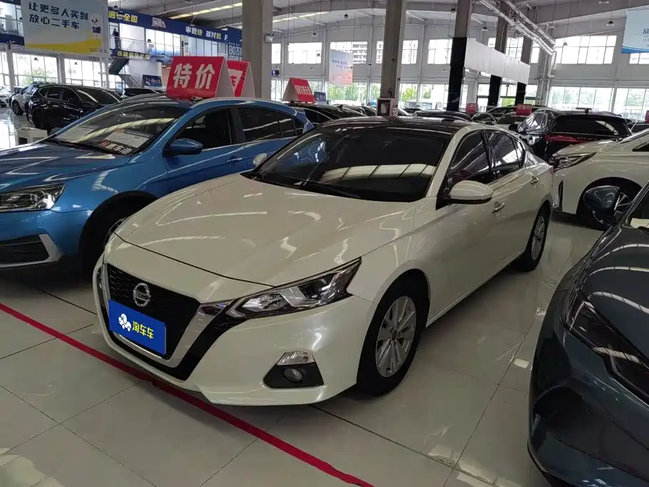 Фото 1 - Nissan Teana