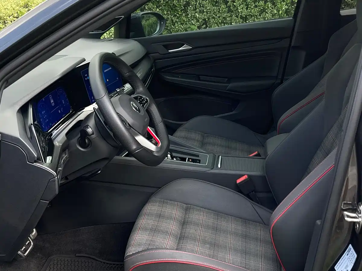 Volkswagen Golf GTI 2023 380TSI DSG GTI фото 6