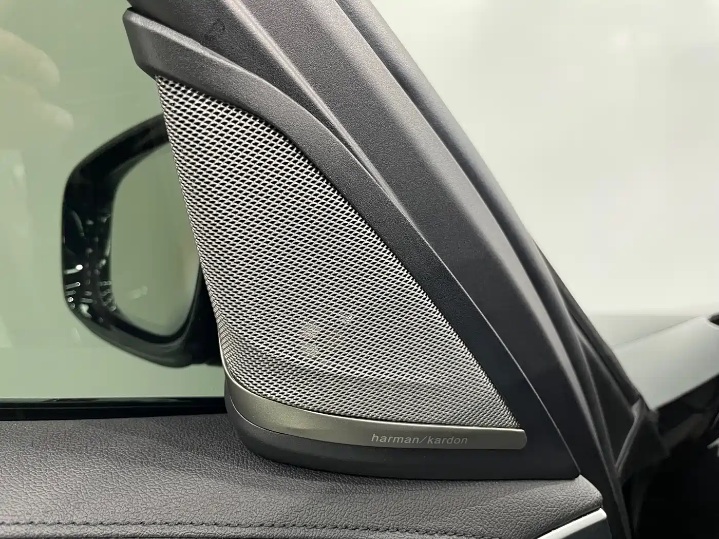 BMW 5 Series (Import) 2020 Model 525i M Sport Package фото 19