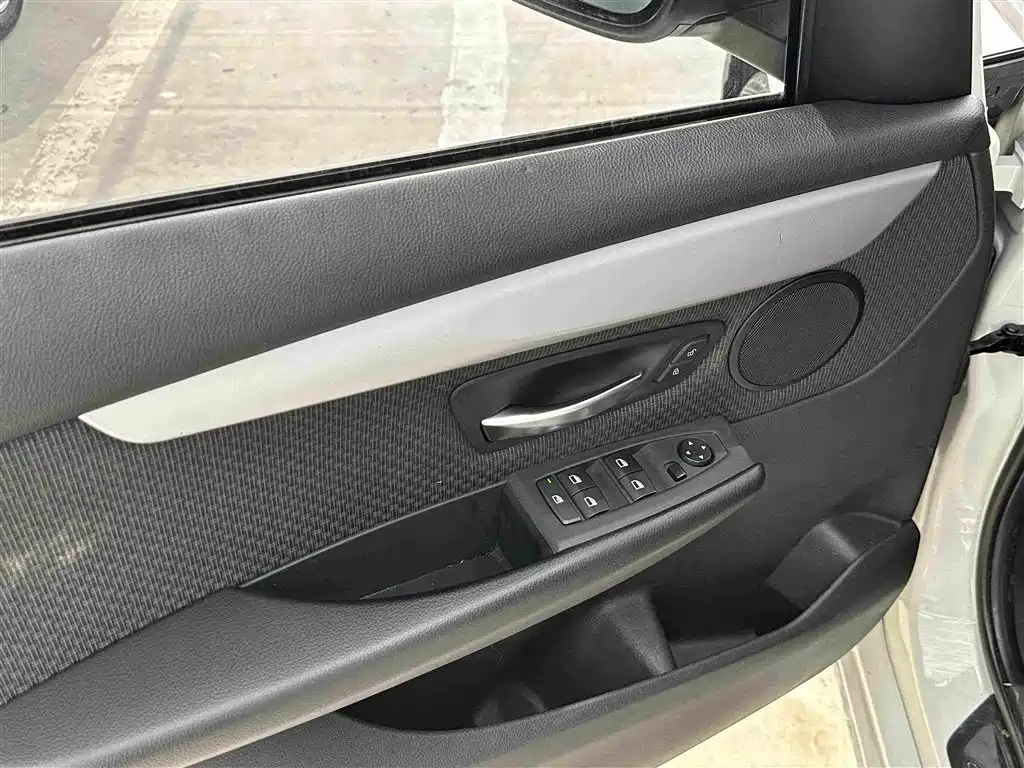 BMW 2 Series Touring 2016 2016 218i Fashion Model