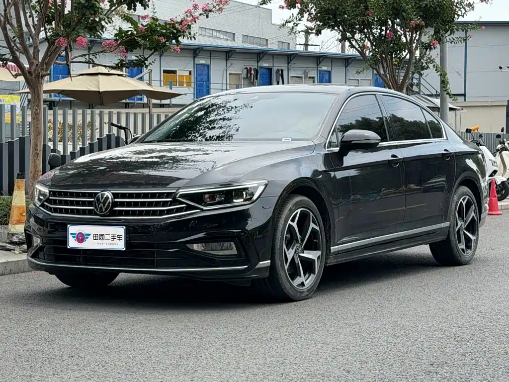 Volkswagen Magotan 2025 2024 2 Million Units Public Sharing Edition 330TSI DSG Luxury