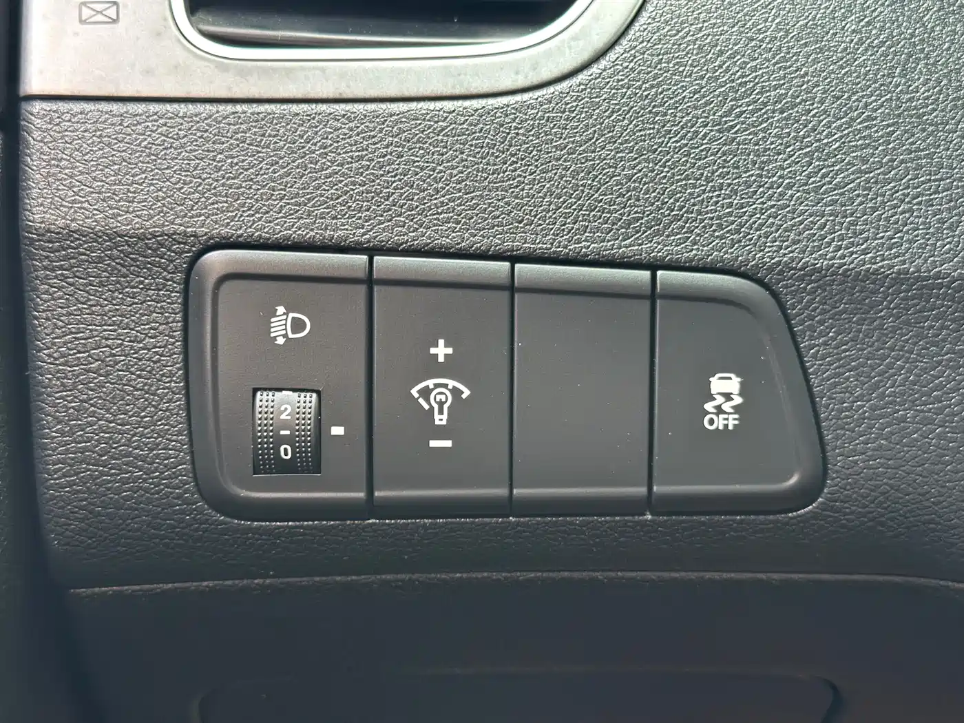 Hyundai Langdong 2016 1.6L Automatic Premium Edition фото 12