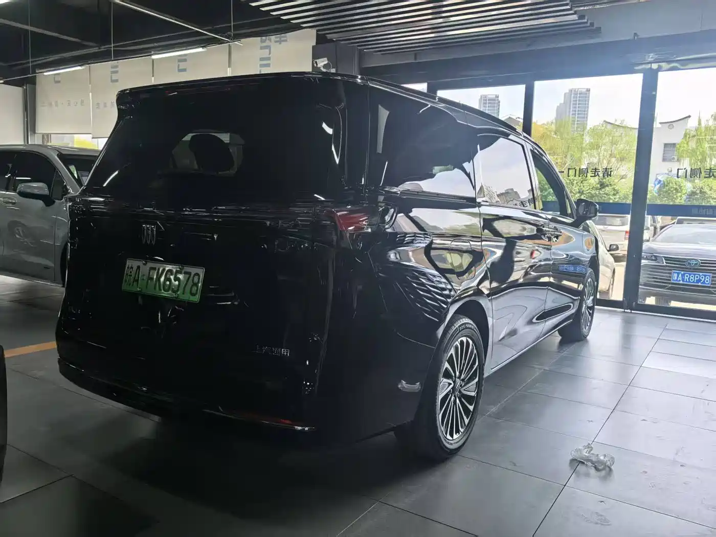 BUICK GL8 NEW ENERGY