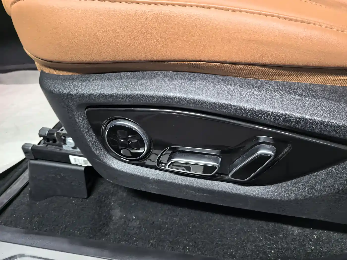 BYD Tang New Energy 2023 Model DM-i Champion Edition 112KM Premium фото 5