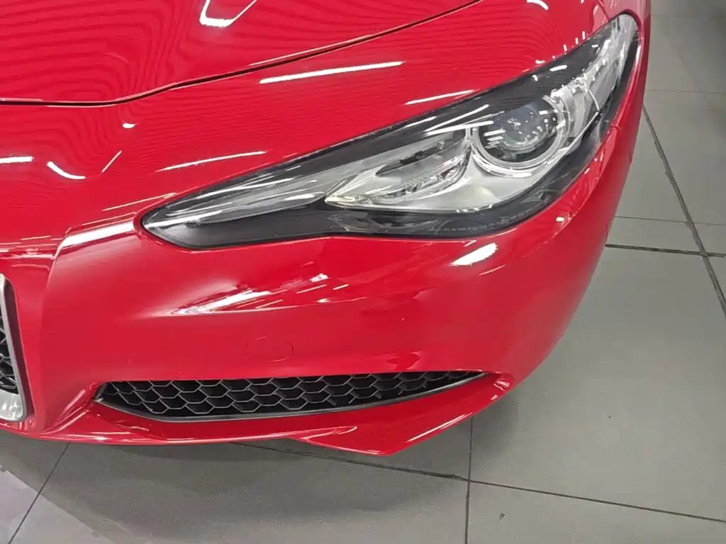 Alfa Romeo Giulia 2018 2017 2.0T 200HP Luxury Edition