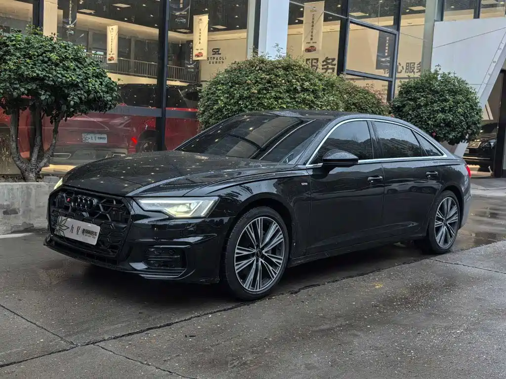Фото 1 - Audi A6L