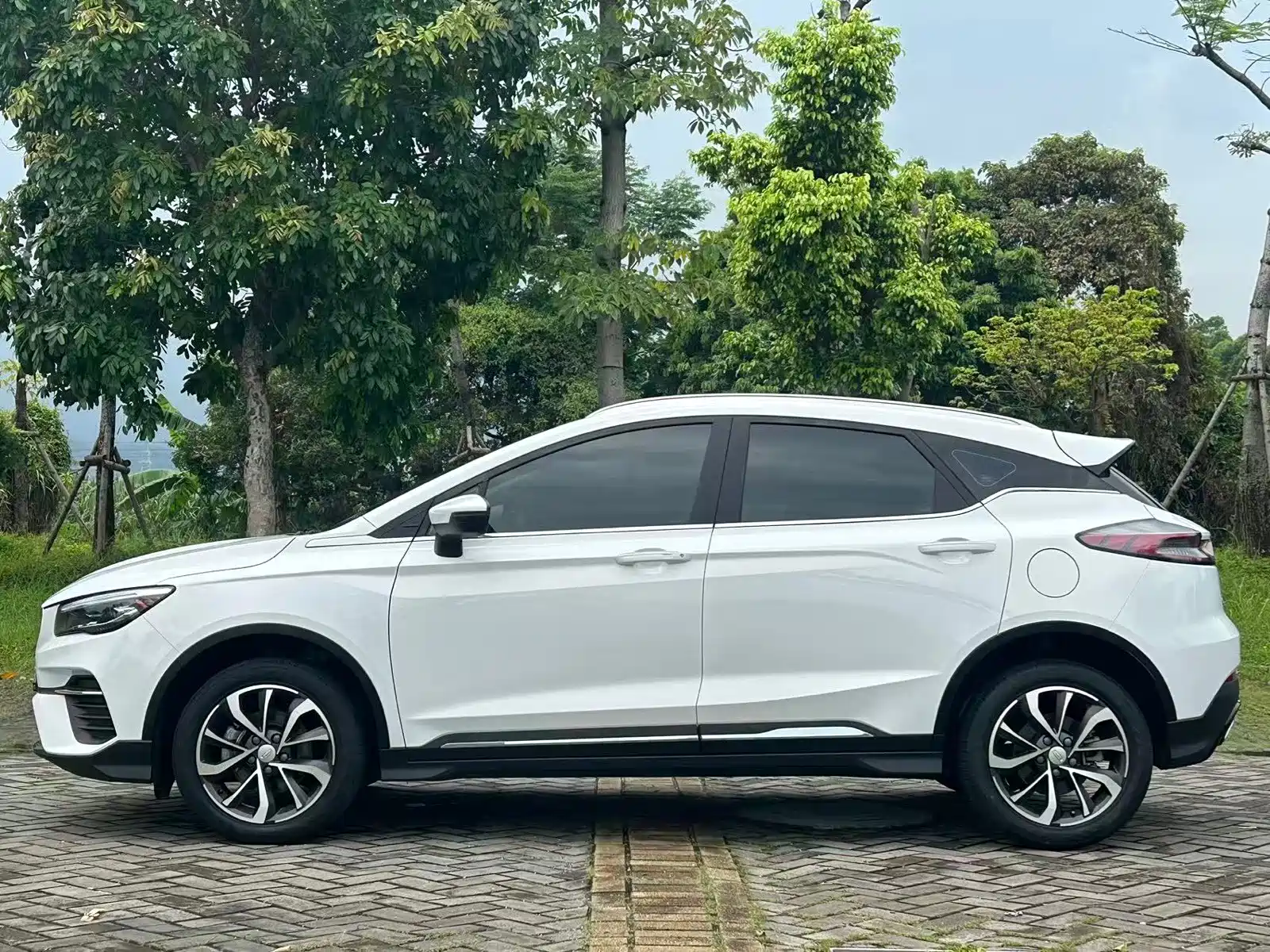 Фото 6 - Geely Emgrand S