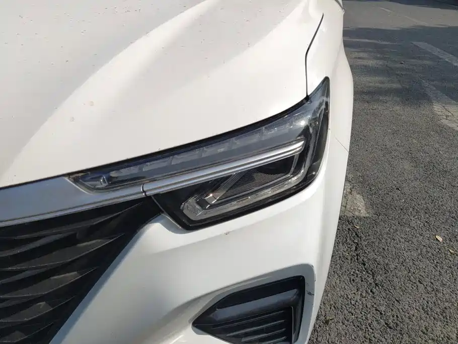 Фото 5 - Roewe RX5