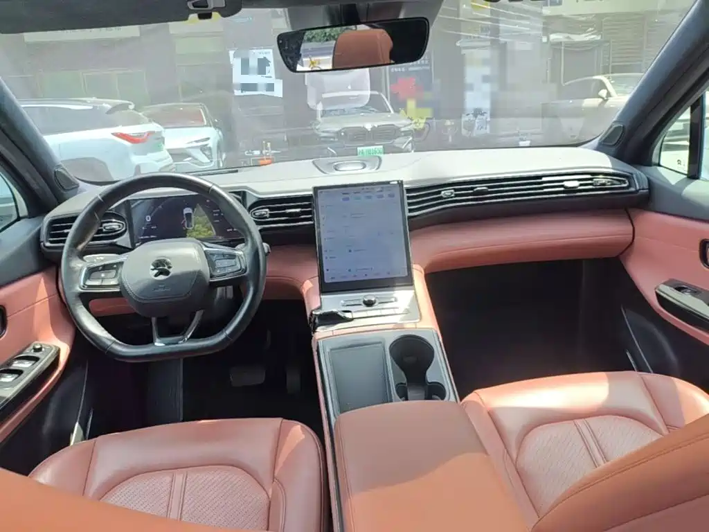 Фото 6 - NIO EC6
