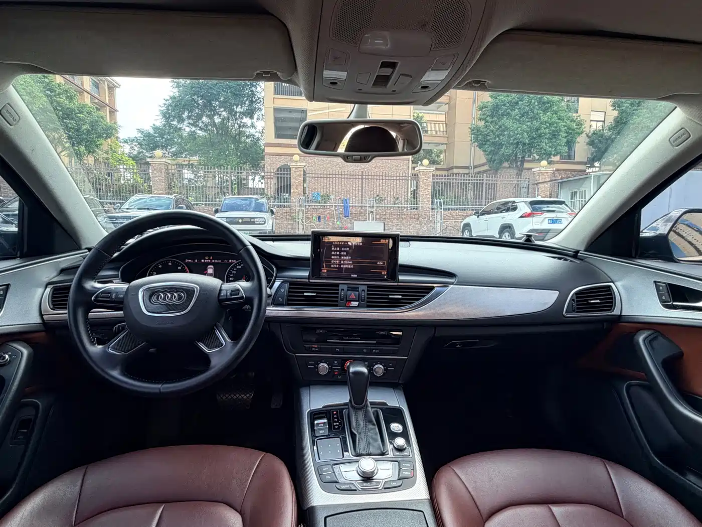 Фото 9 - Audi A6L