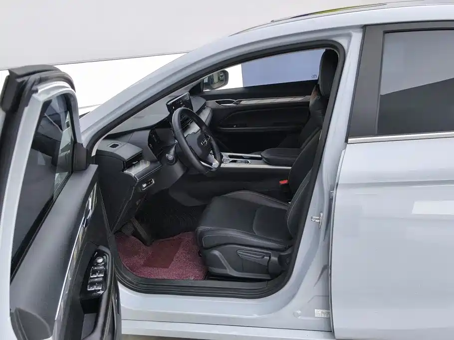 صورة 9 - Geely Emgrand L HiP
