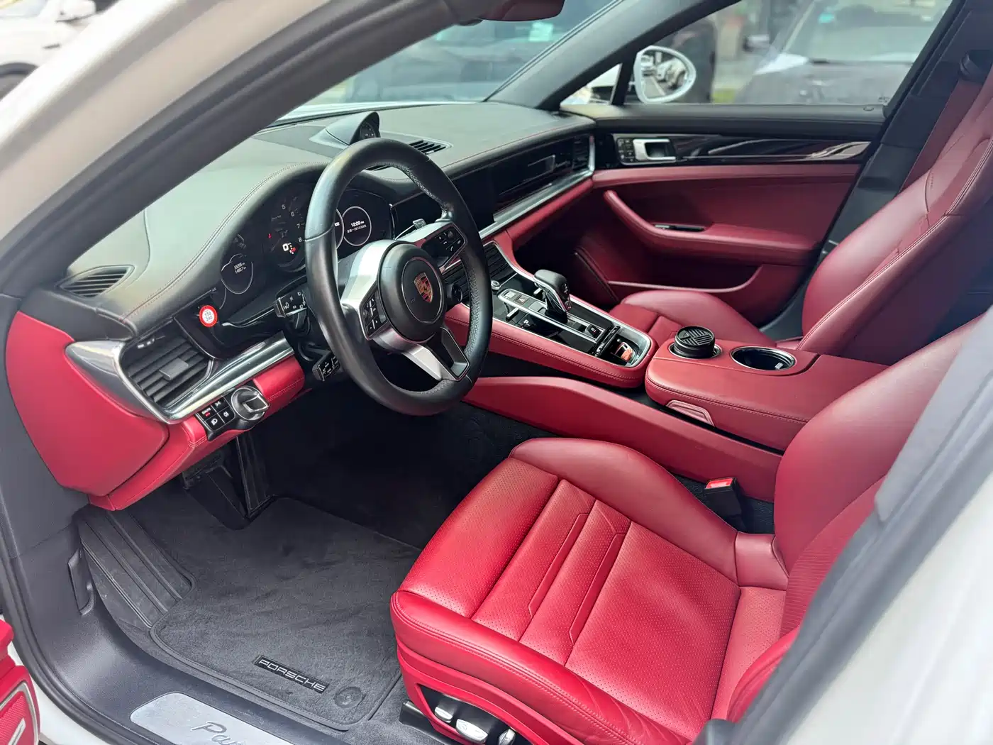 Porsche Panamera 2020 Panamera 10th Anniversary Edition 2.9T фото 5
