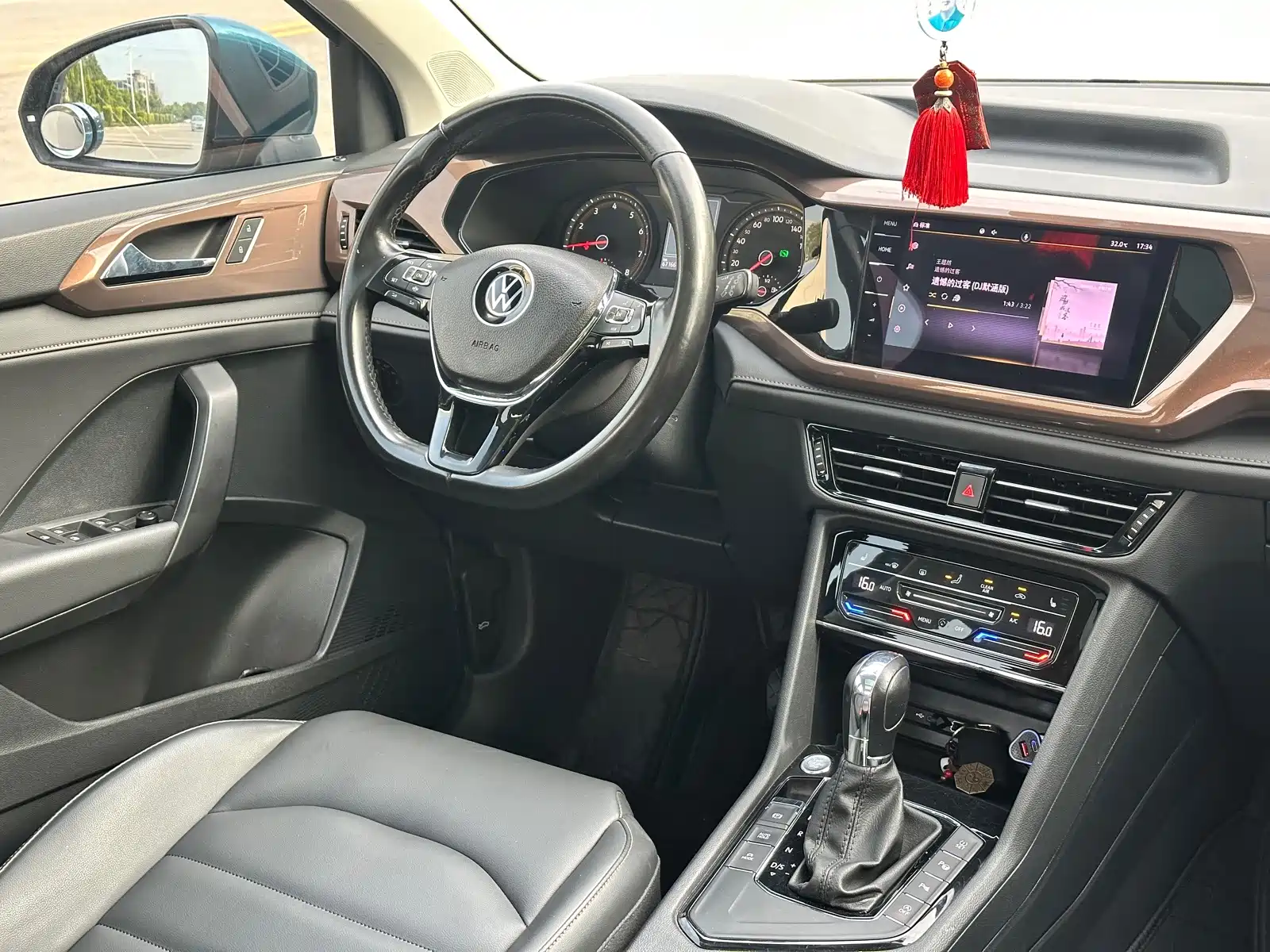 Фото 6 - Volkswagen Tharu