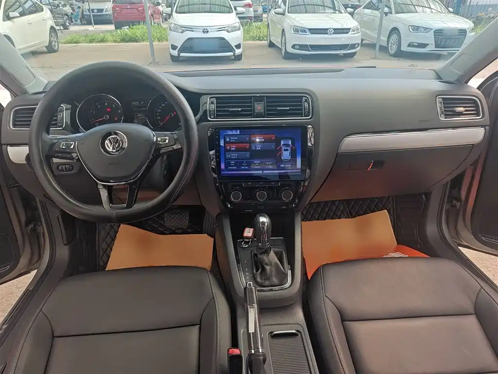 Volkswagen Sagitar 2018 1.6L Automatic Comfort фото 5