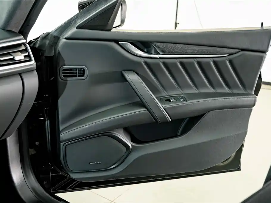 Maserati Ghibli 2022 2021 2.0T Operanera Opera Black Limited Edition