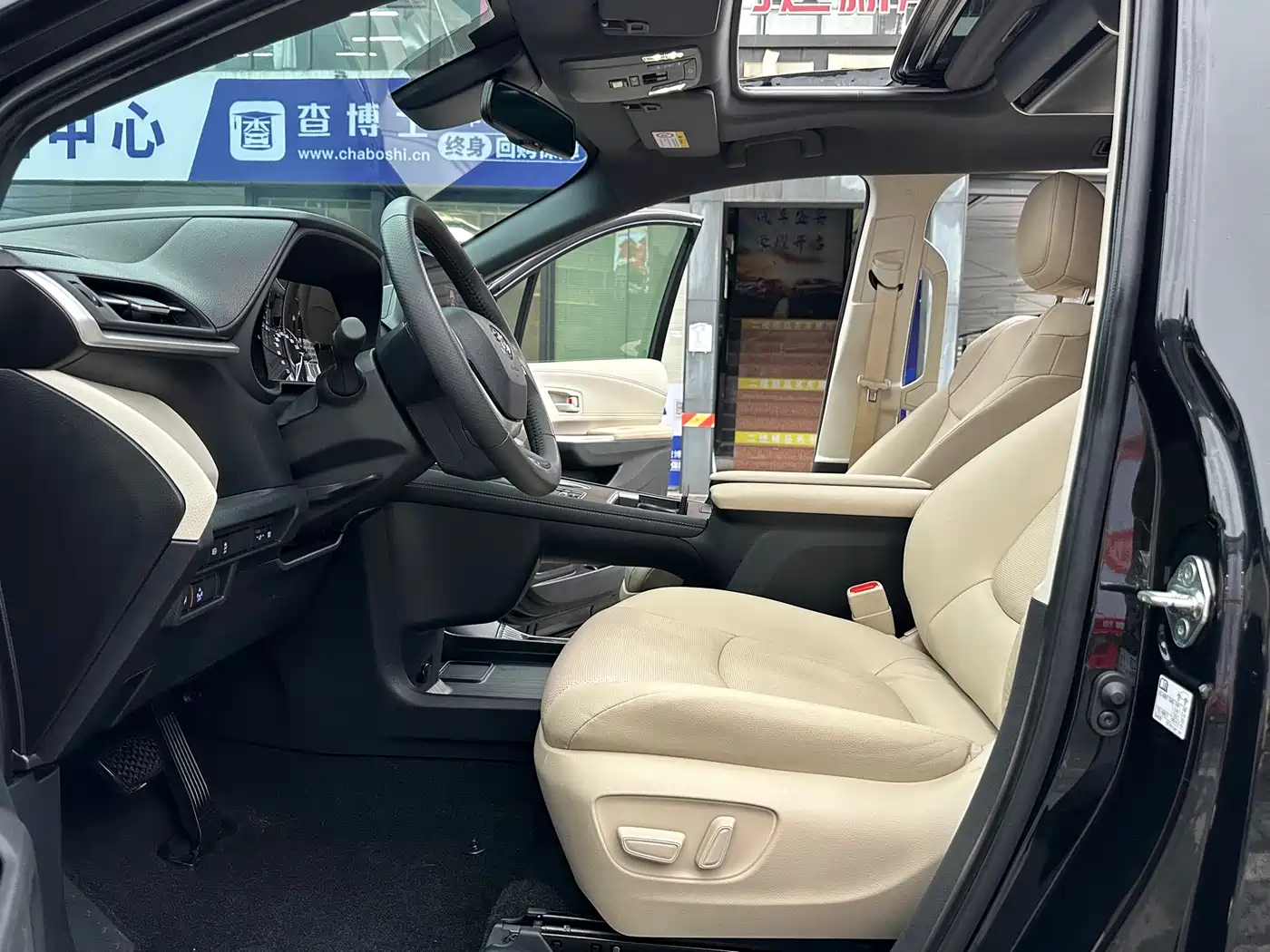 Toyota Sienna 2021 2.5L Hybrid Luxury Edition фото 16