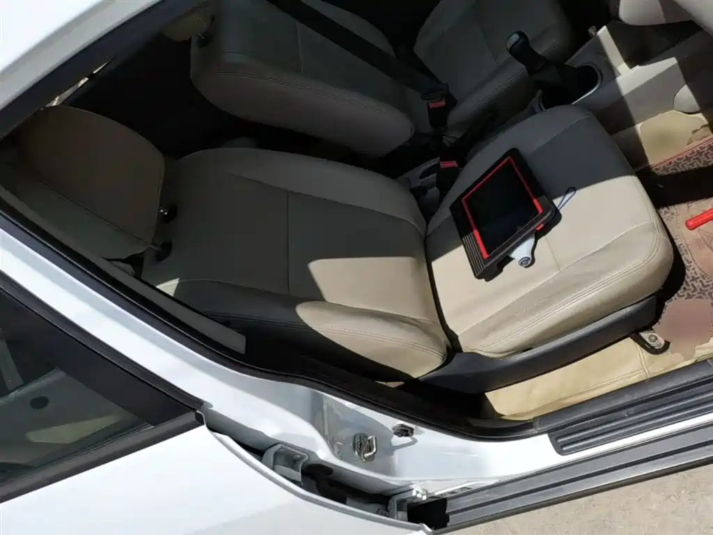 Venucia R50 2016 2015 1.6L Manual Fashion