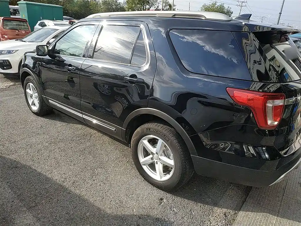 Ford Explorer (Import) 2017 2017 2.3T Trend Edition