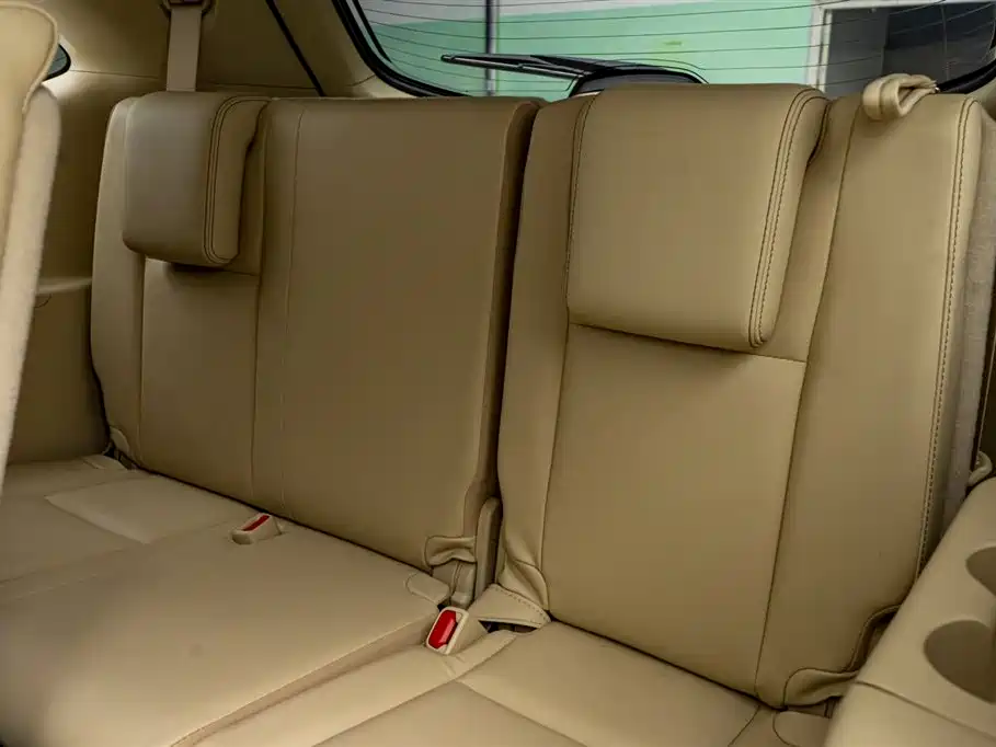 Photo 20 - Toyota Highlander