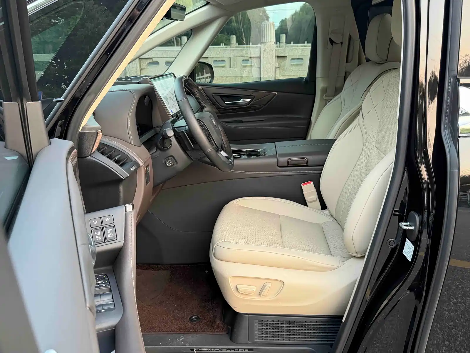 Фото 6 - Toyota Vellfire