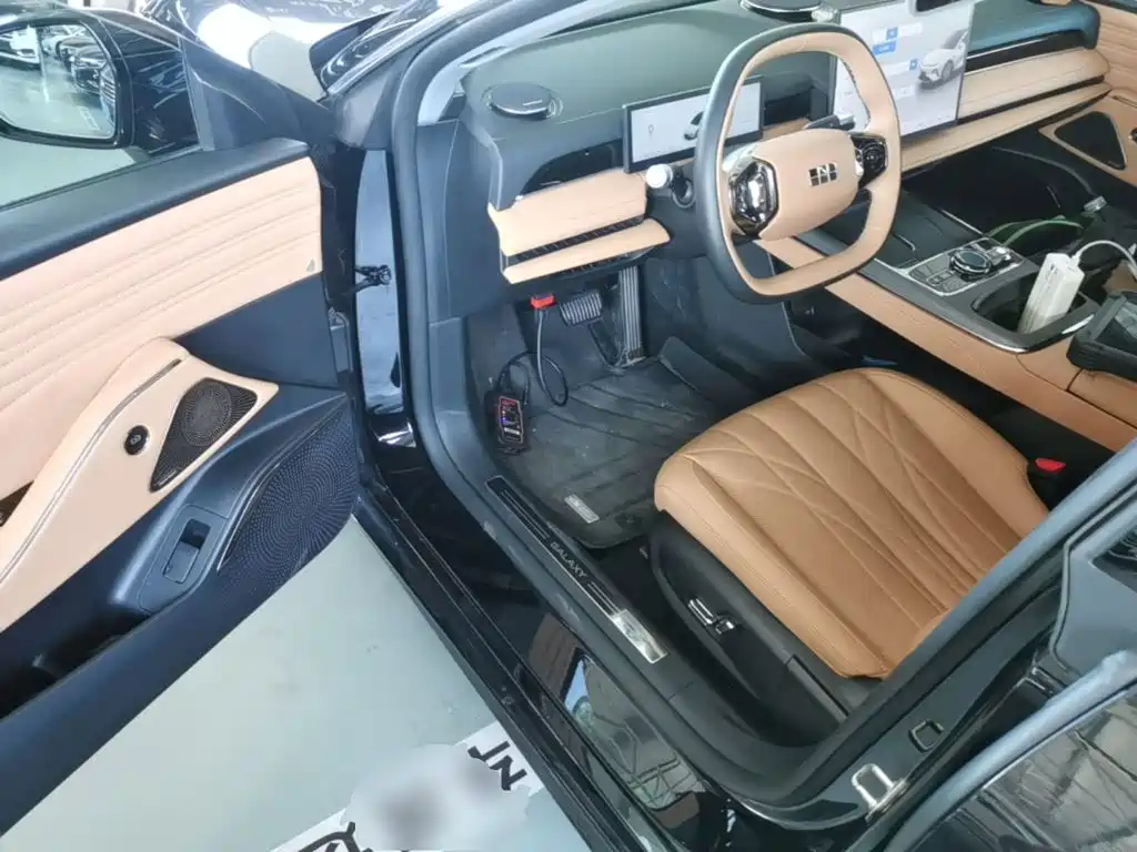 Geely Galaxy Galaxy Xingyao 8 2025 2025 130km EM-i Premium Edition