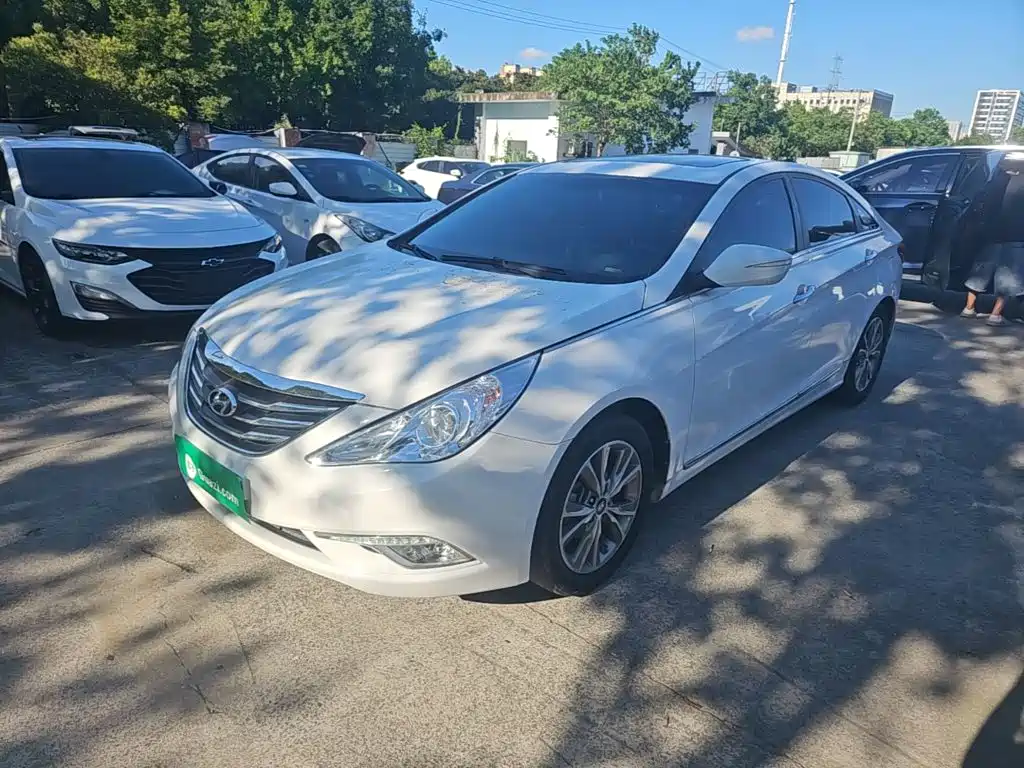 Фото 1 - Hyundai Sonata
