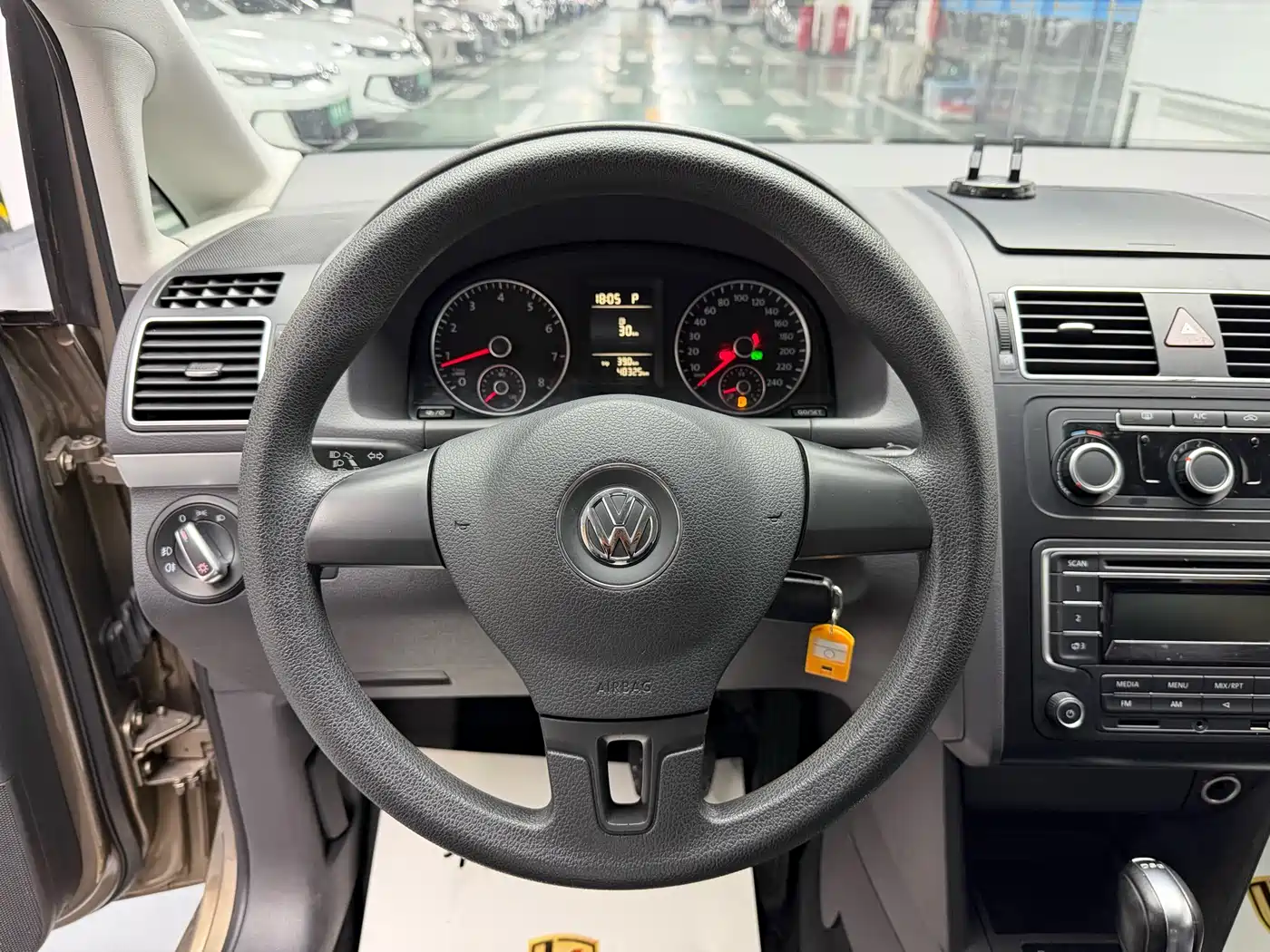 Volkswagen Touran 2015 1.4T DSG Comfort Edition 5-seater фото 8