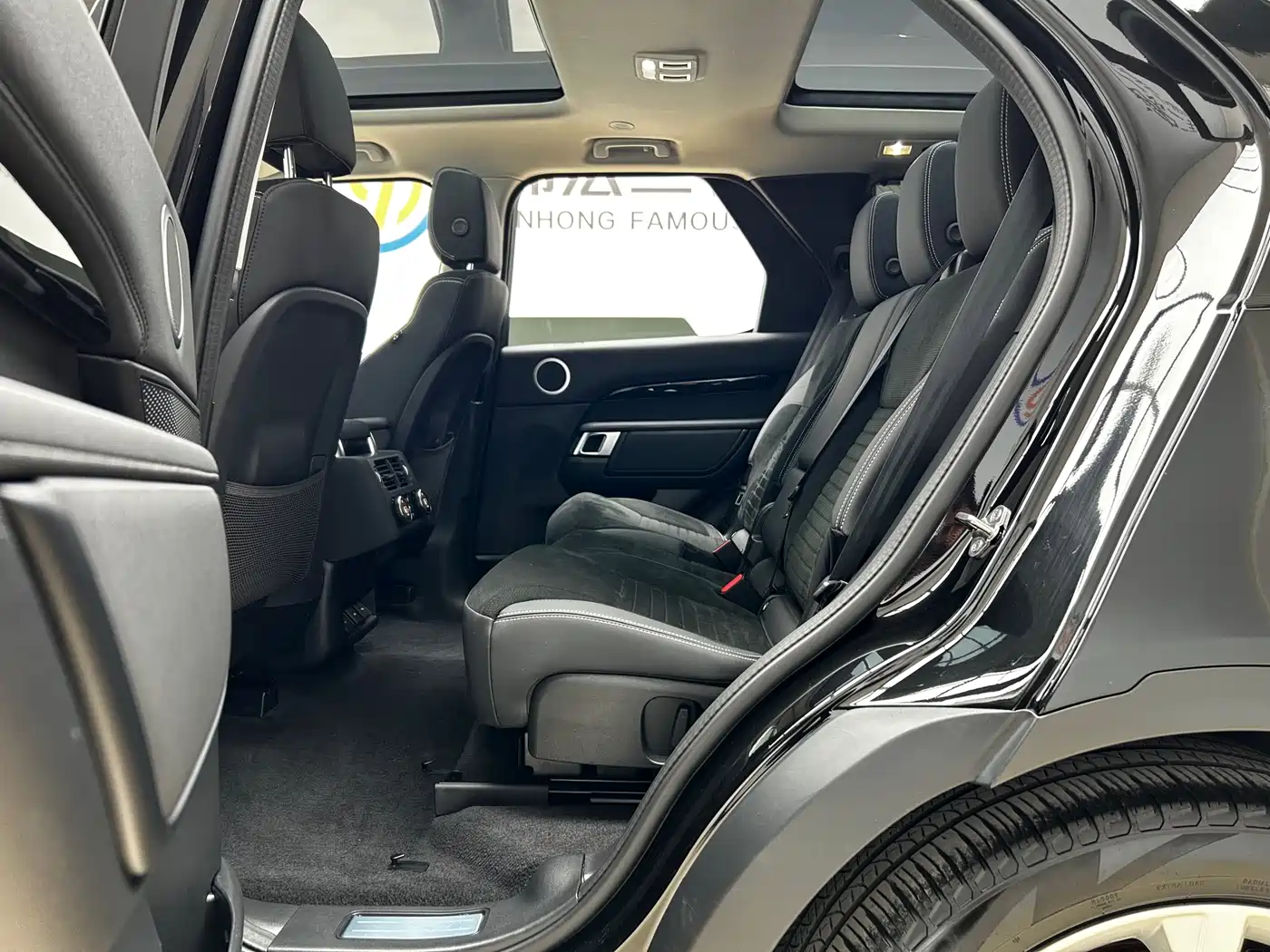 Land Rover Discovery 2024 Model 360PS S фото 13