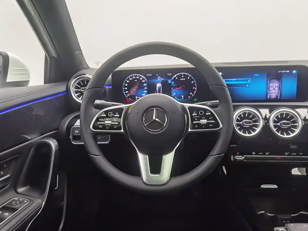 صورة 11 - Mercedes-Benz A-Class