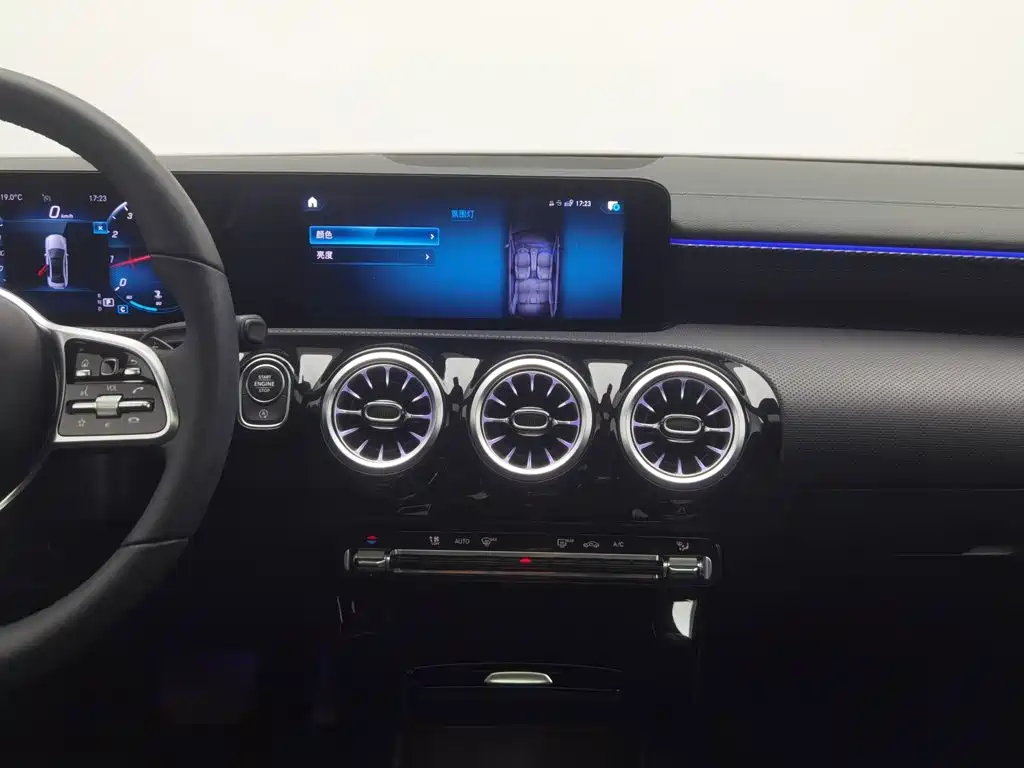 صورة 12 - Mercedes-Benz A-Class
