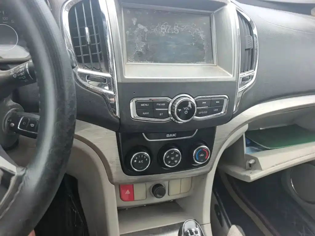 Фото 13 - BAIC Huansu H3