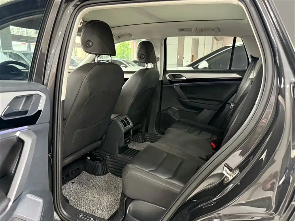 Volkswagen Tayron 2021 330TSI 2WD Luxury Smart Connect Plus фото 11