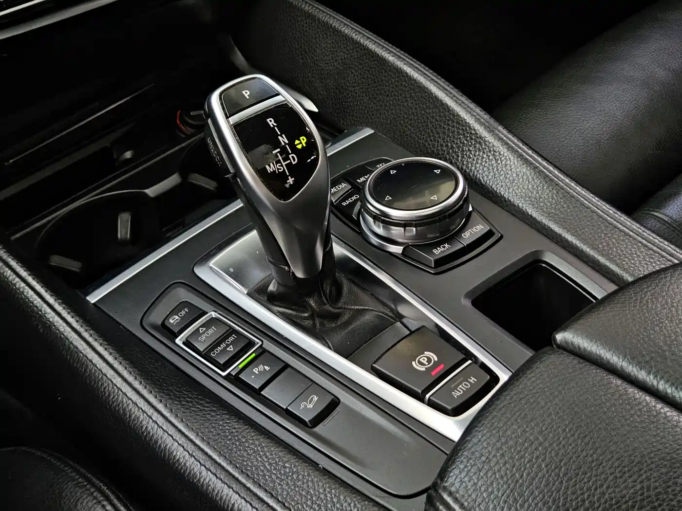 Фото 25 - BMW X6