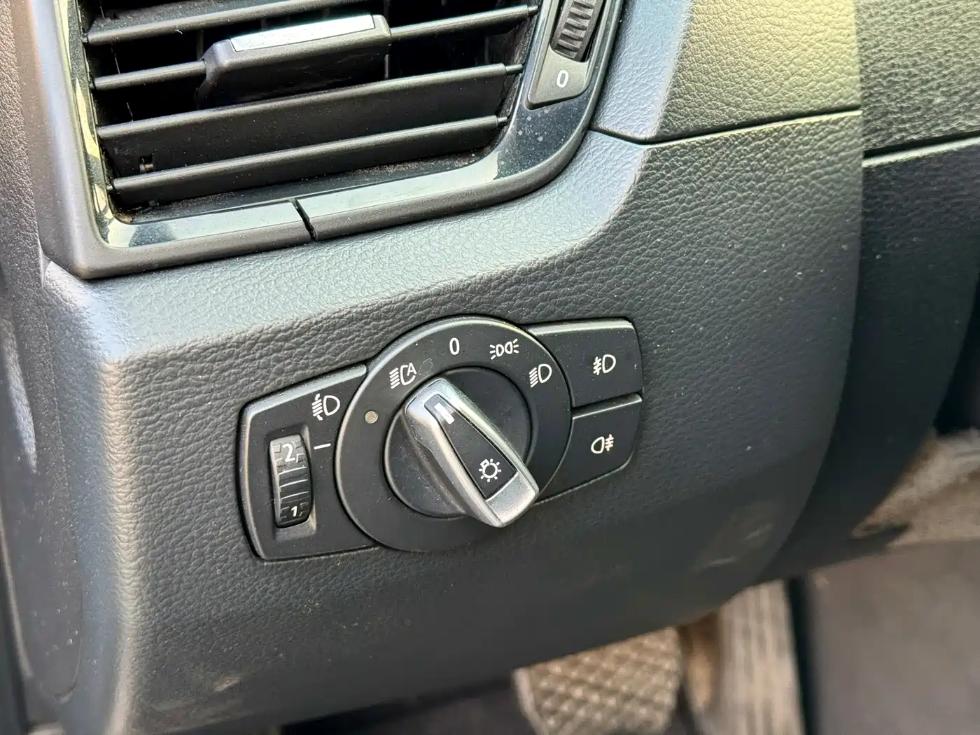 BMW X1 2015 Model sDrive18i Fashion Advanced Edition фото 11