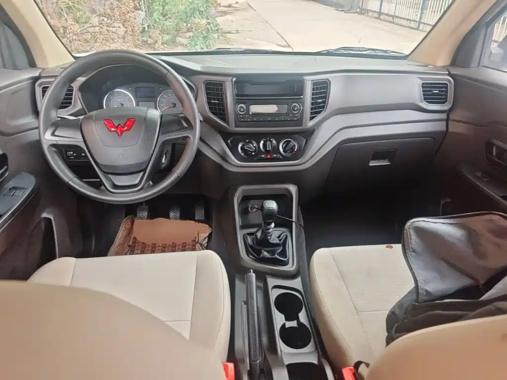 Wuling Motors Wuling Hongguang V 2024 2022 1.5L Power Take Edition Electric Power Steering LAR