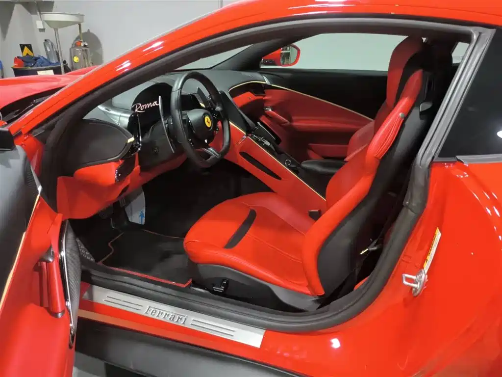 FERRARI ROMA