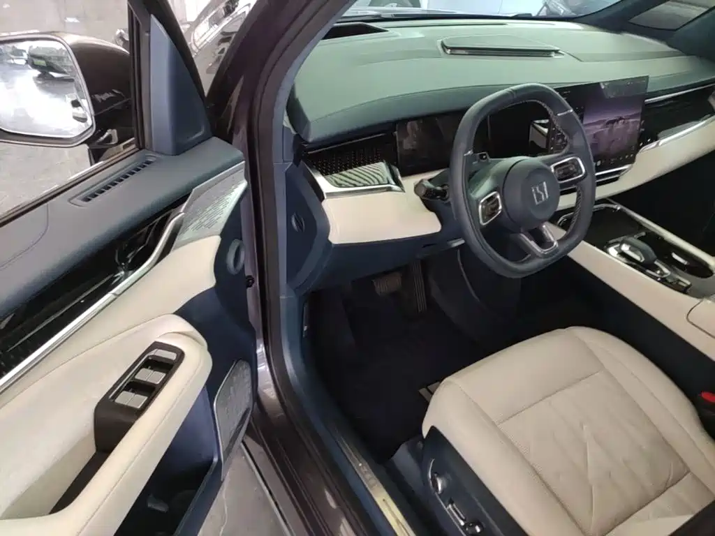 ZEEKR 009 2025 2024 6-seat Executive AWD 108kWh