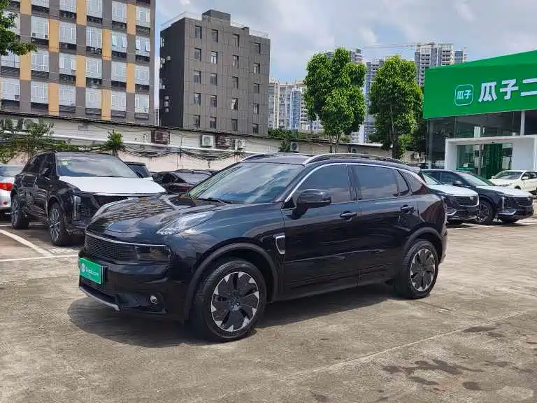 Photo 1 - Lynk & Co 01 EM-P