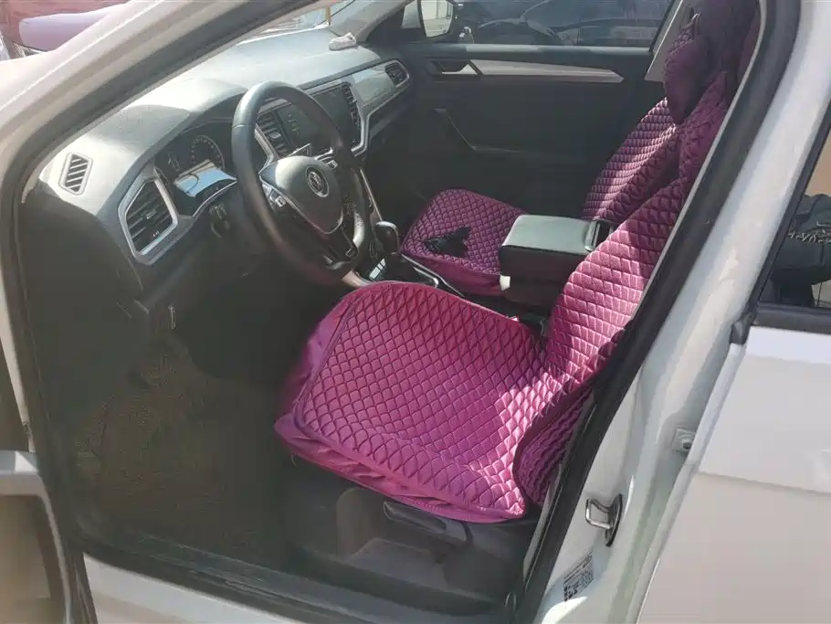 VOLKSWAGEN T ROC EXPLORING SONGS