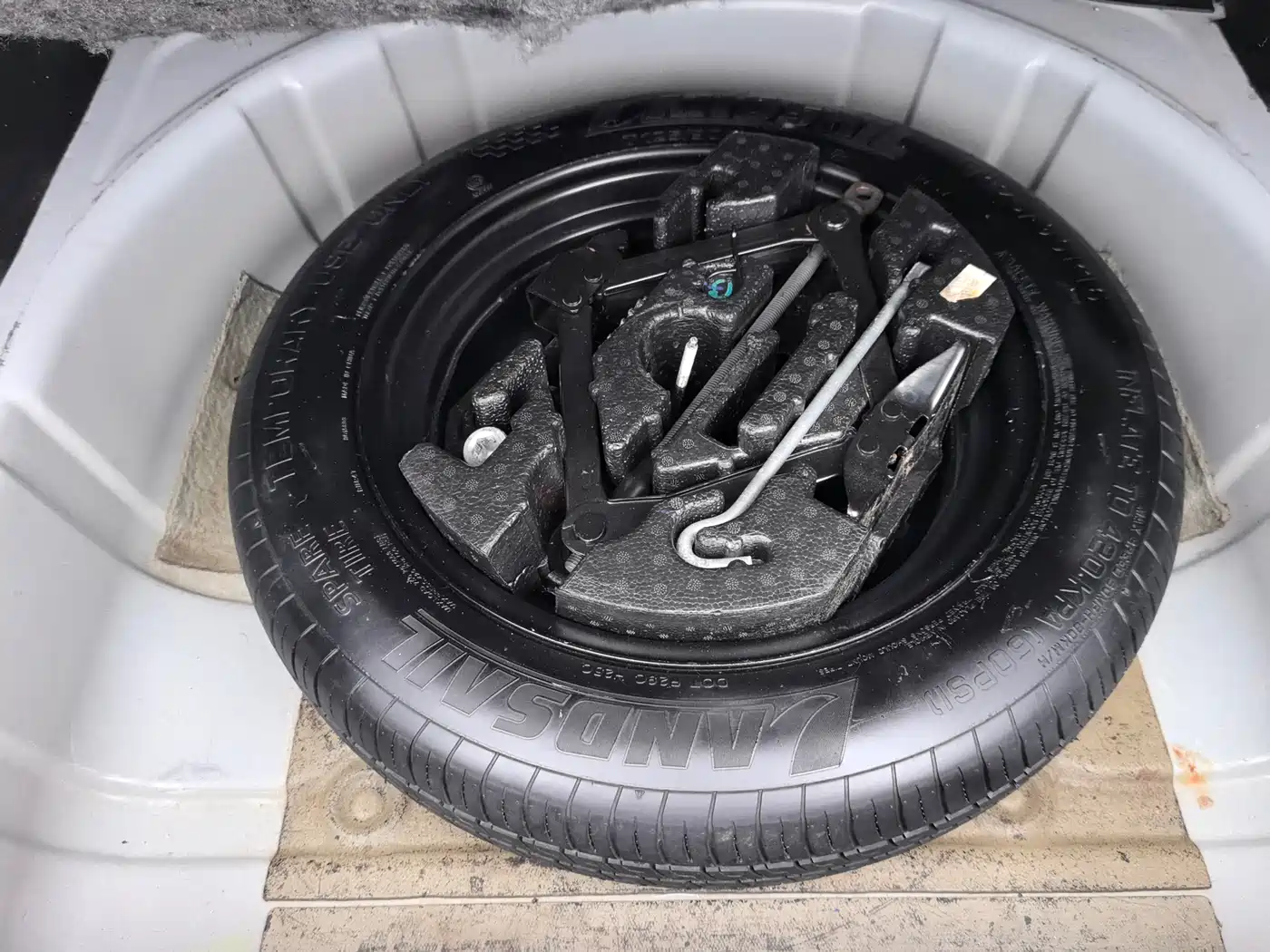 Qoros 3 2019 2018 Sedan 1.6L Auto Leading