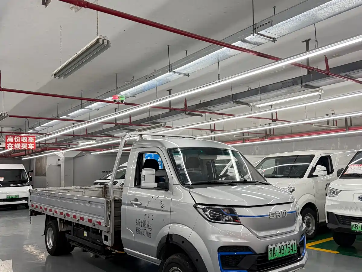 SRM Xinyuan Xinyuan T5L EV 2024 2024 Model Urban Version 3.8m Flatbed Truck Standard 55.7kWh
