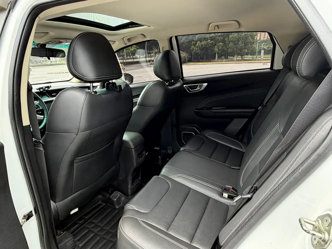 Фото 6 - Geely Vision X3