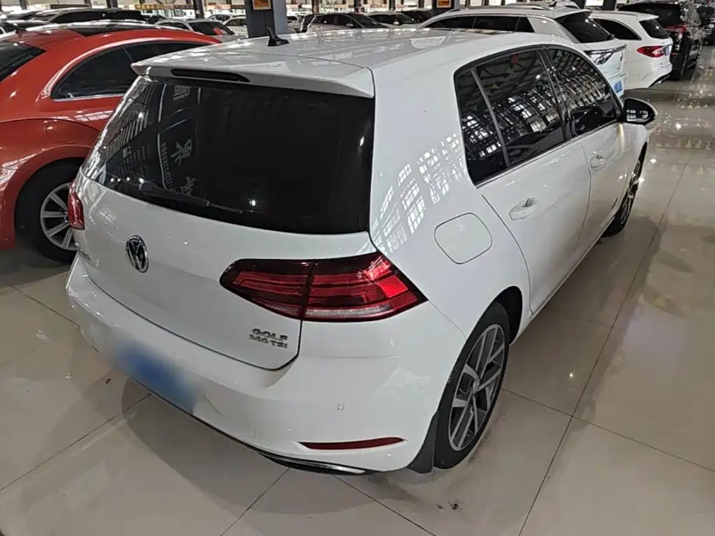 Фото 7 - Volkswagen Golf