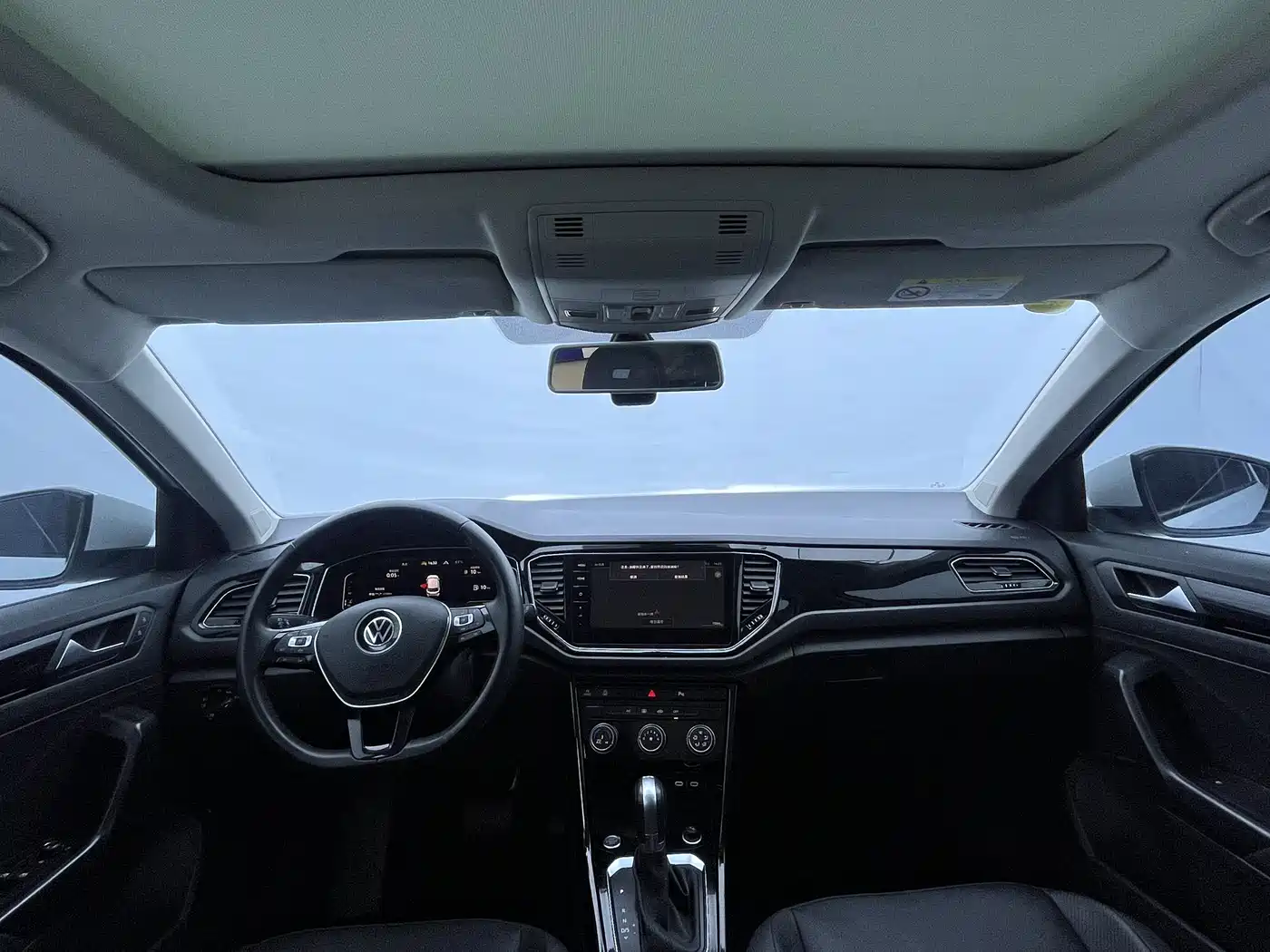 VOLKSWAGEN T ROC EXPLORING SONGS